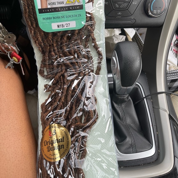 Bobbi boss crotchet loc hair - Picture 2 of 2